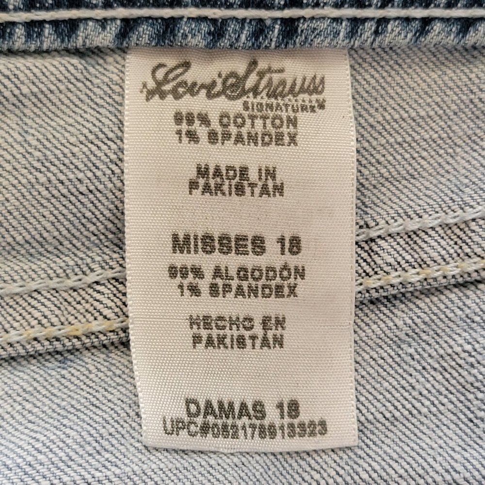 Levi Strauss Signature Vintage Denim Jean Shorts - Picture 15 of 16